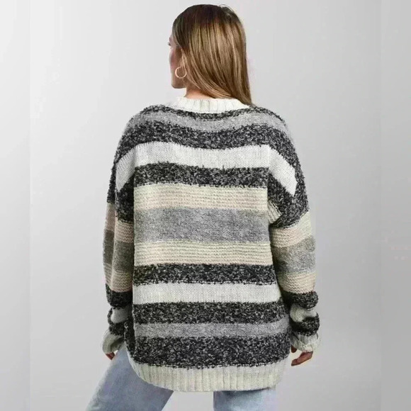 BKE Nubby Striped Cardigan
Sweater Size S - Picture 3 of 10